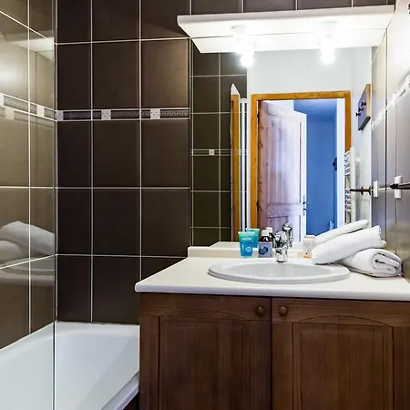 Apartahotel Lagrange Les De L'adet 3*